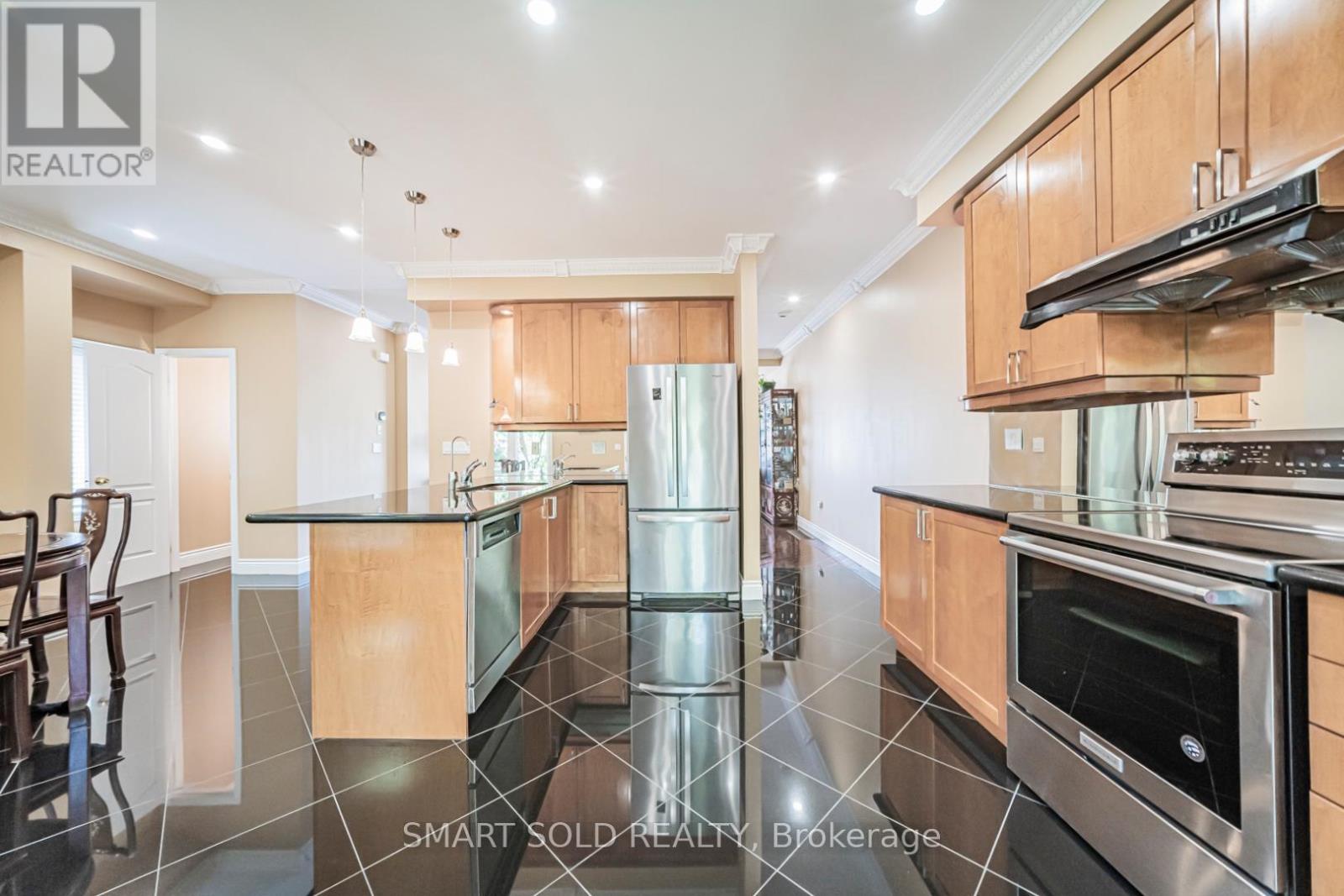#16 9133 BAYVIEW AVENUE - 16