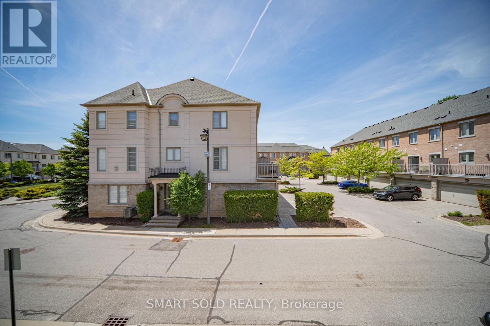 #16 9133 BAYVIEW AVENUE - 38