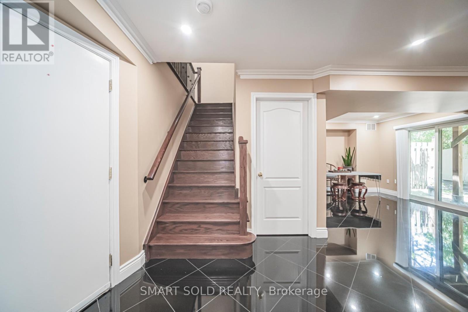 #16 9133 BAYVIEW AVENUE - 33