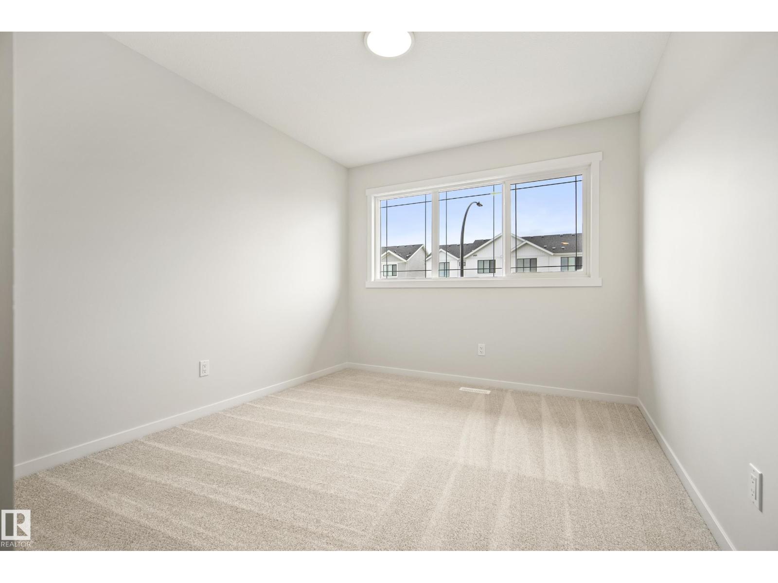 1224 MCLEOD AV - 29