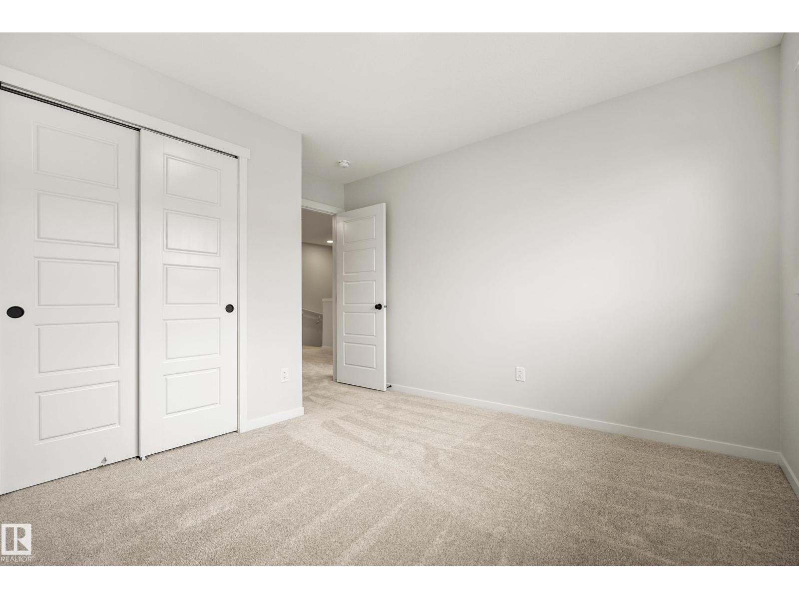 1224 MCLEOD AV - 32