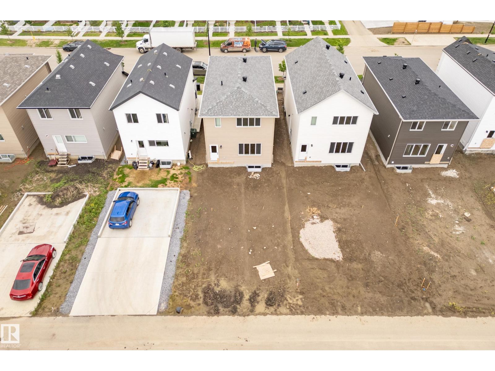 1224 MCLEOD AV - 5