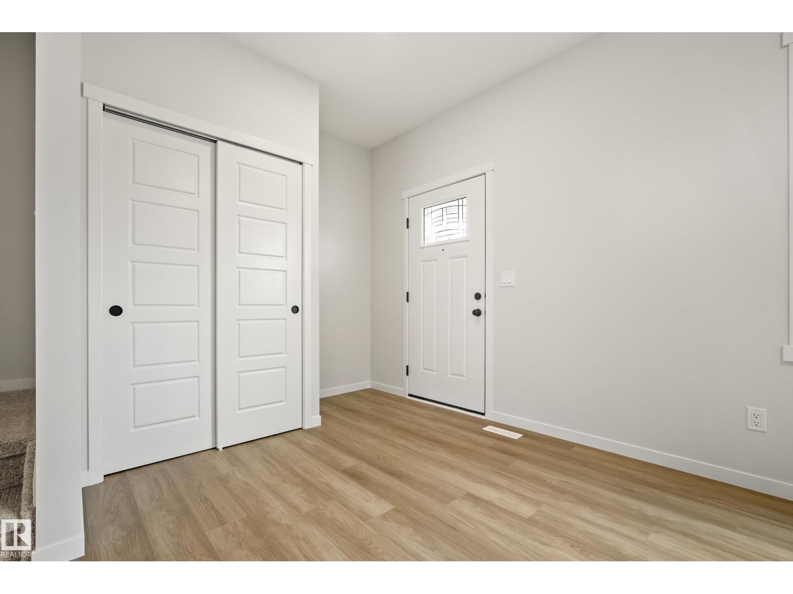 1224 MCLEOD AV - 7