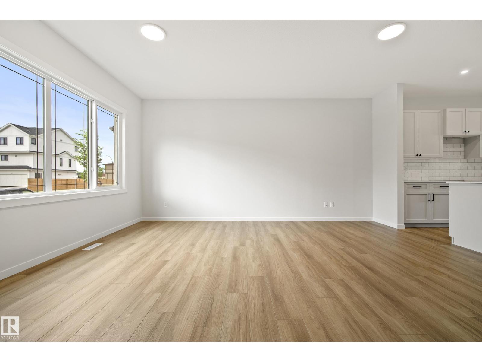 1224 MCLEOD AV - 9