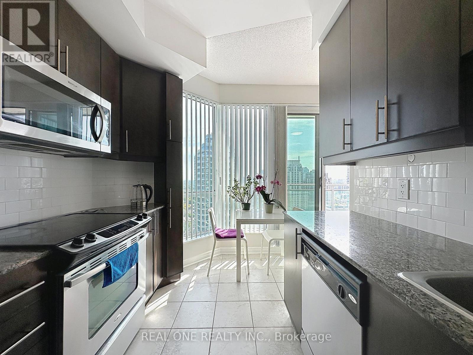 #2205 18 HOLMES AVENUE - 16