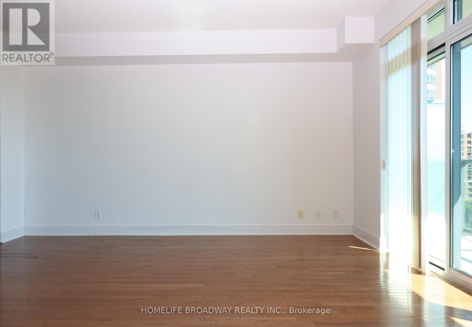 #906 26 NORTON AVENUE - 11