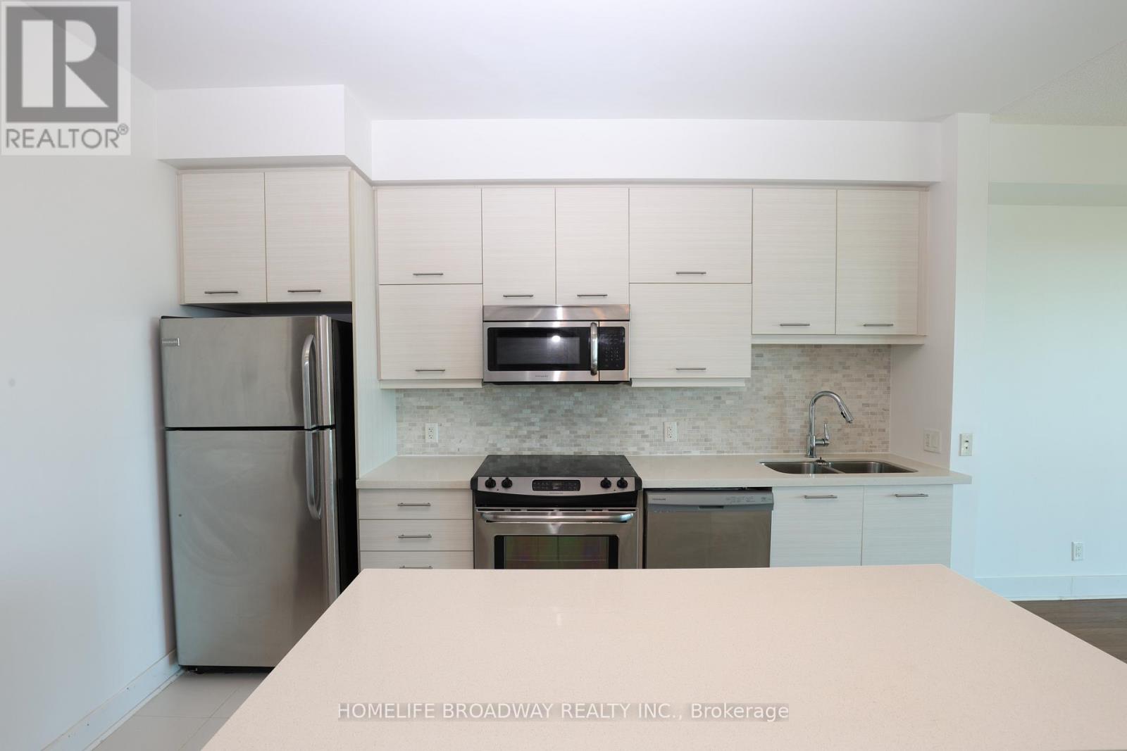 #906 26 NORTON AVENUE - 6