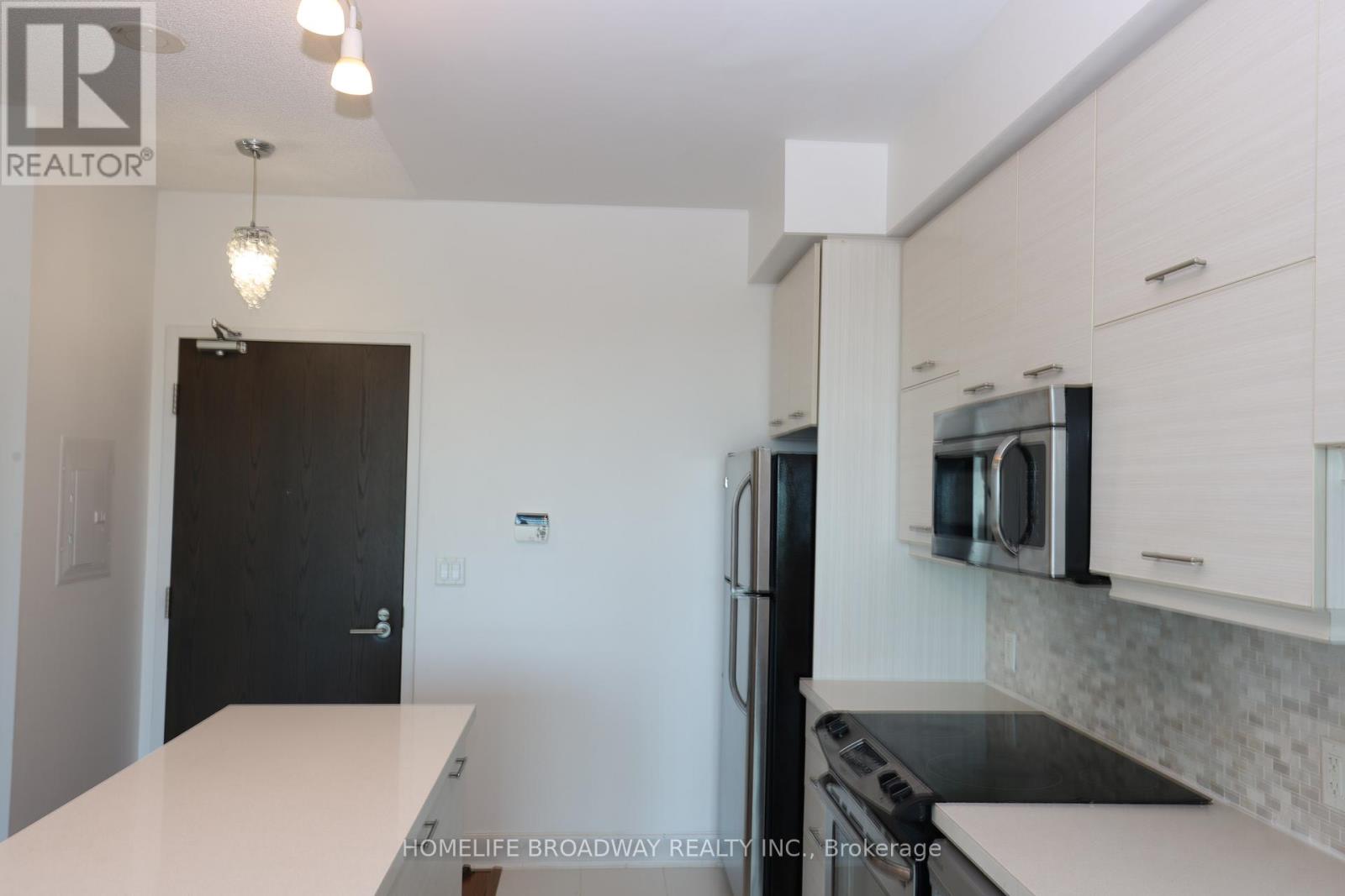 #906 26 NORTON AVENUE - 7
