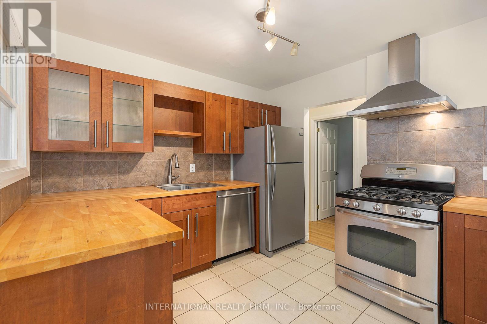3 Bed, 1 Bath House for Rent in Ottawa – 323 LANARK AVENUE N, Ottawa – MLS# X13486808 - Image 12