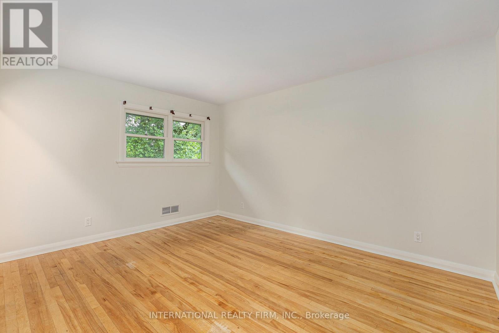 3 Bed, 1 Bath House for Rent in Ottawa – 323 LANARK AVENUE N, Ottawa – MLS# X13486808 - Image 18
