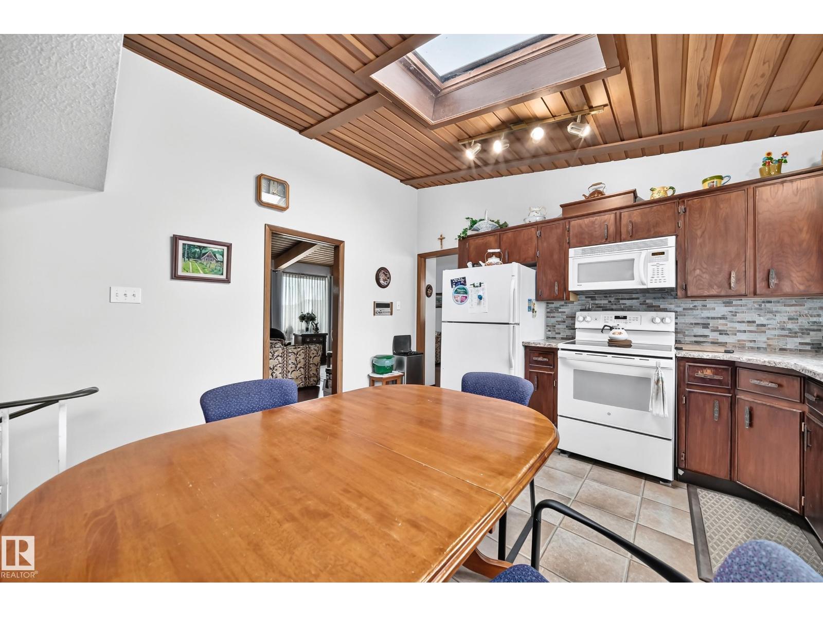 13804 87 ST NW - 11