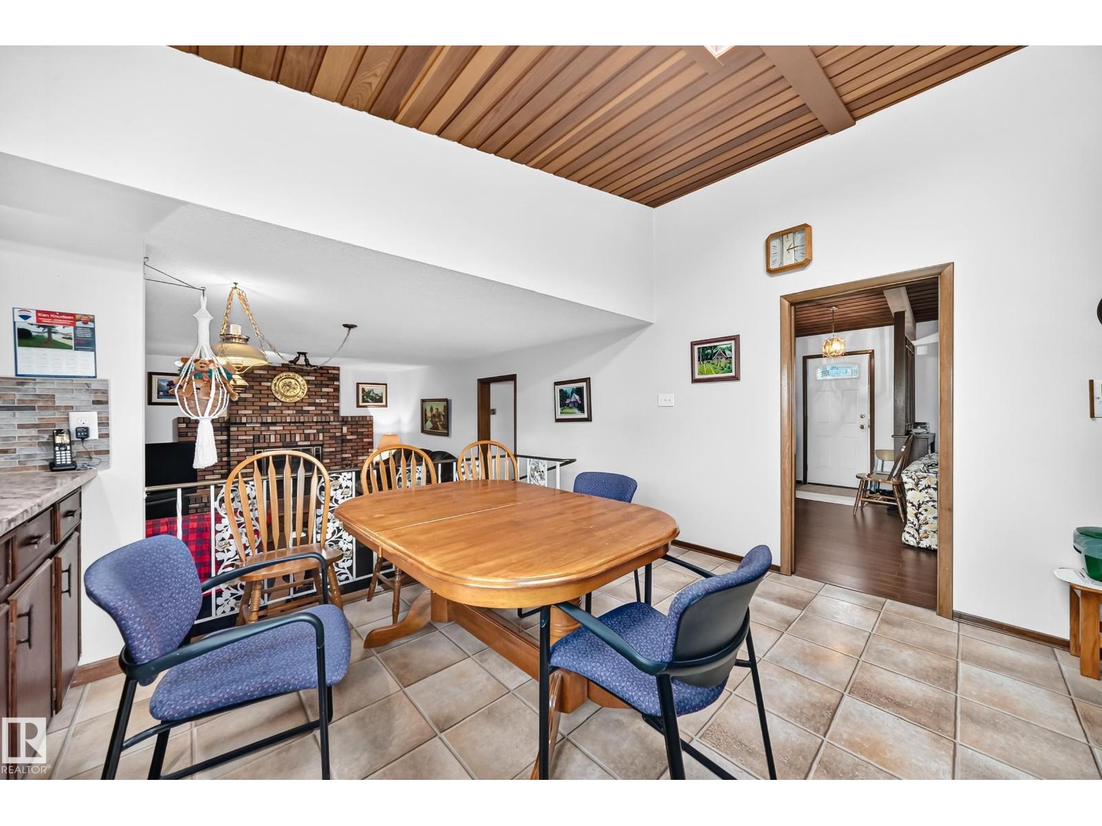 13804 87 ST NW - 12