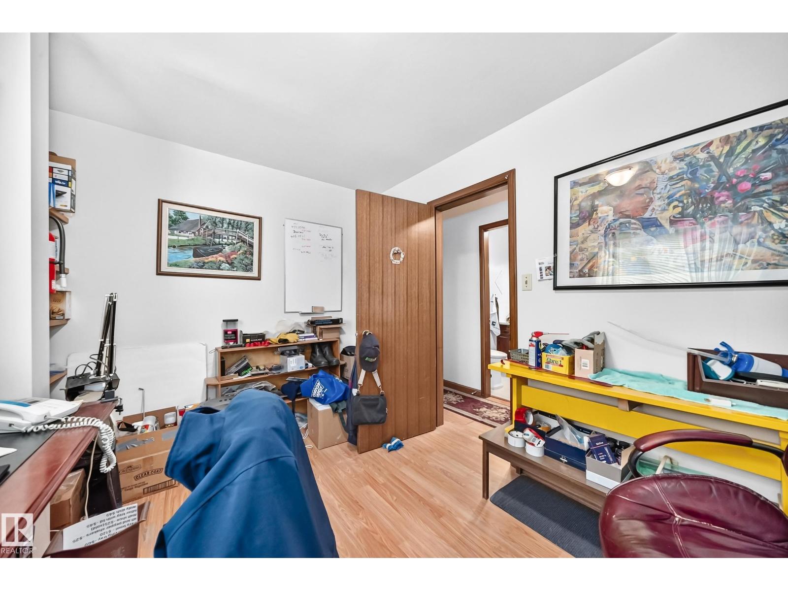 13804 87 ST NW - 22