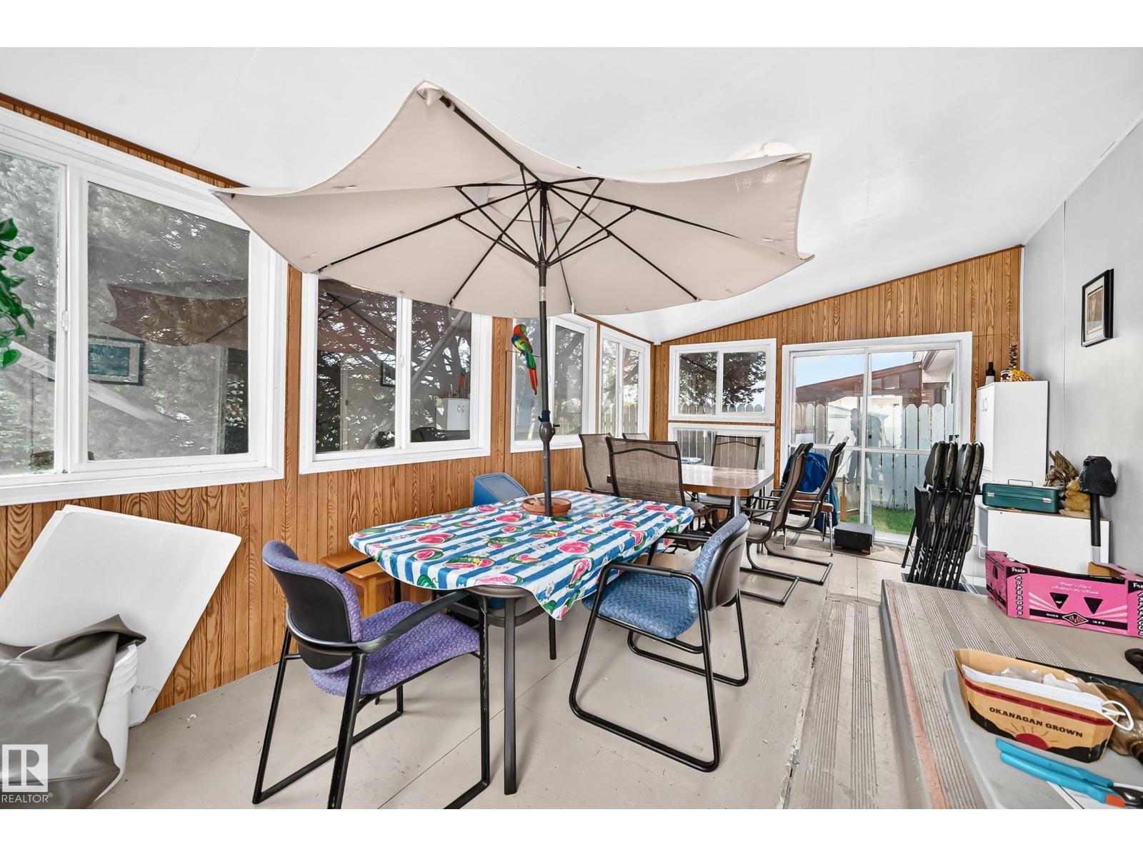 13804 87 ST NW - 23