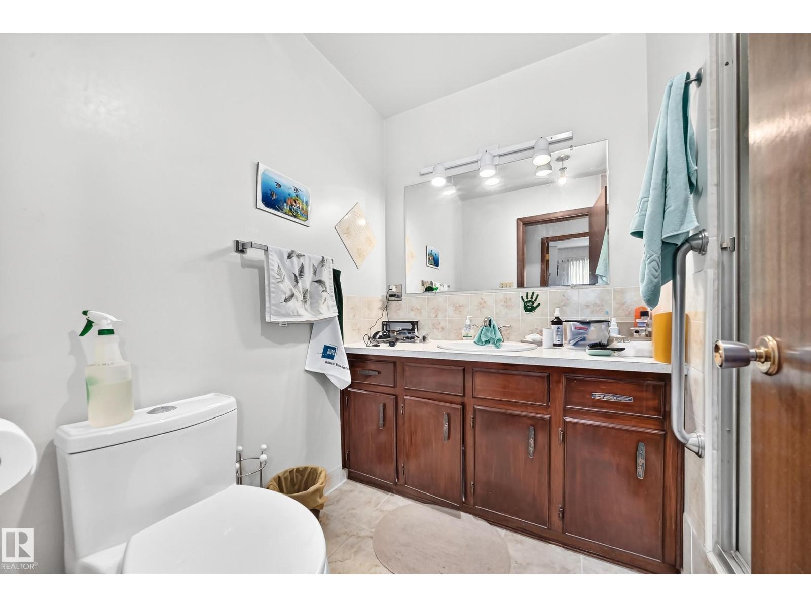 13804 87 ST NW - 25