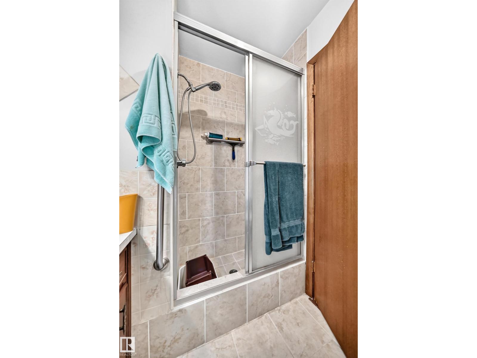 13804 87 ST NW - 27