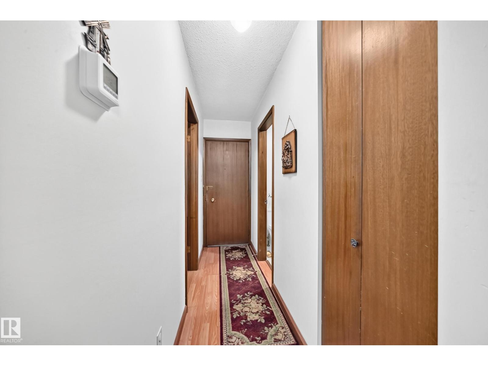 13804 87 ST NW - 28