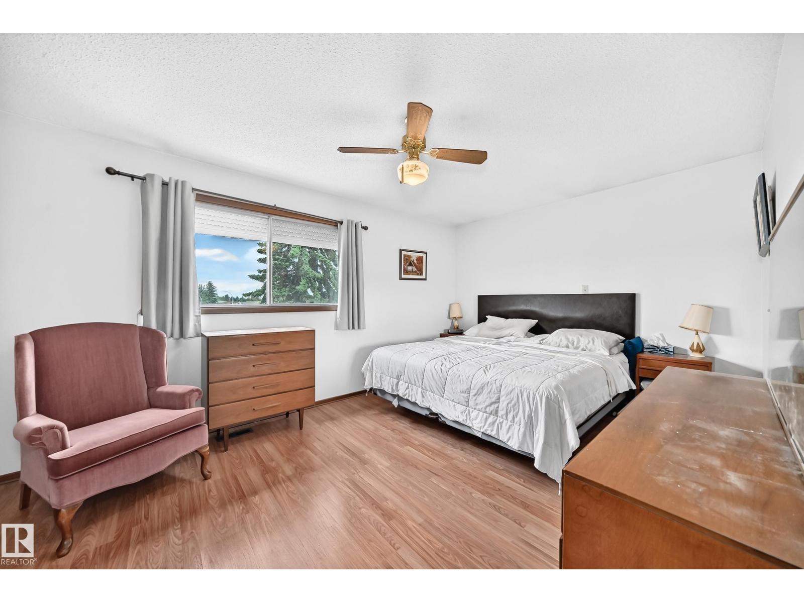 13804 87 ST NW - 29