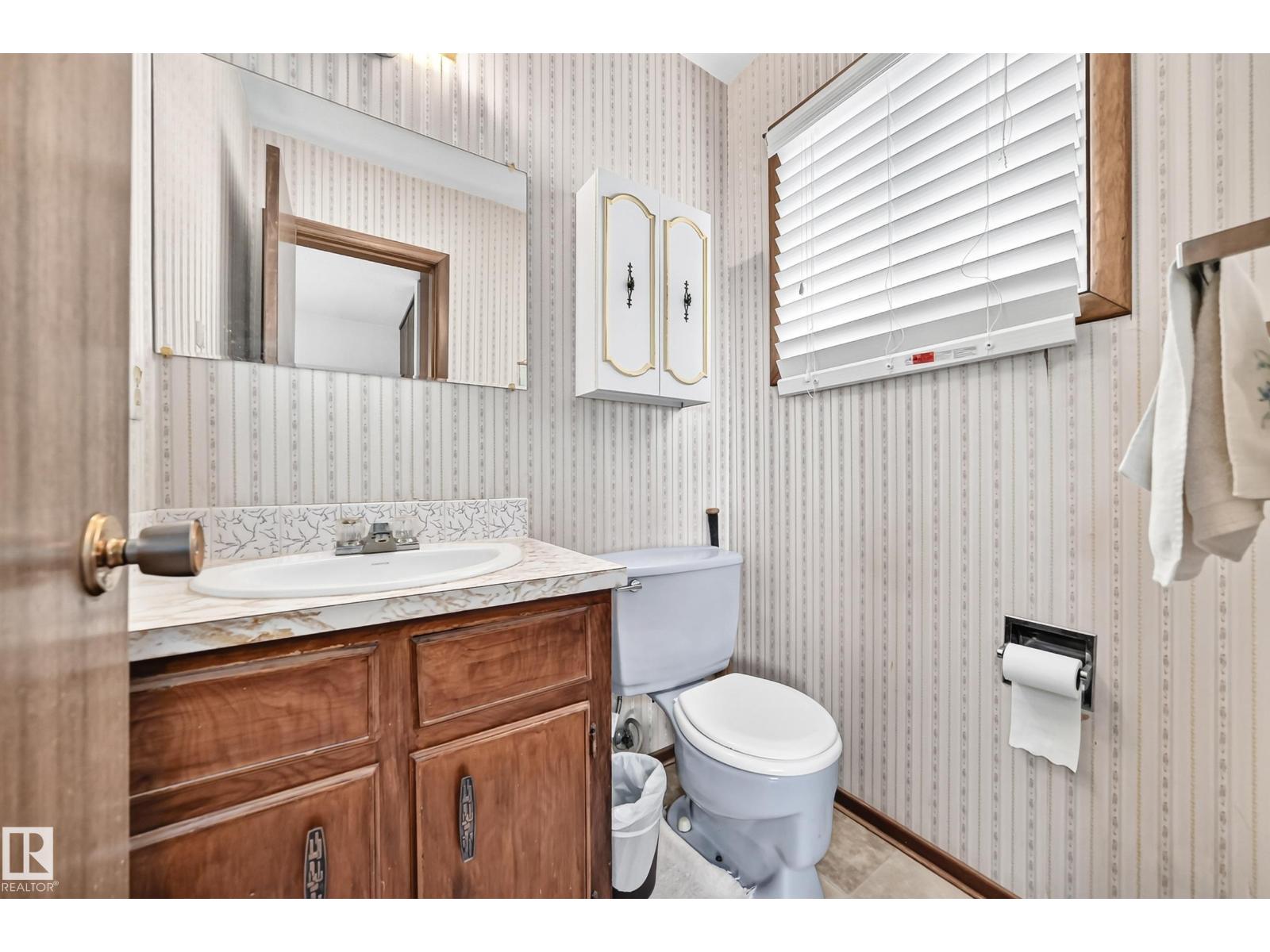 13804 87 ST NW - 34