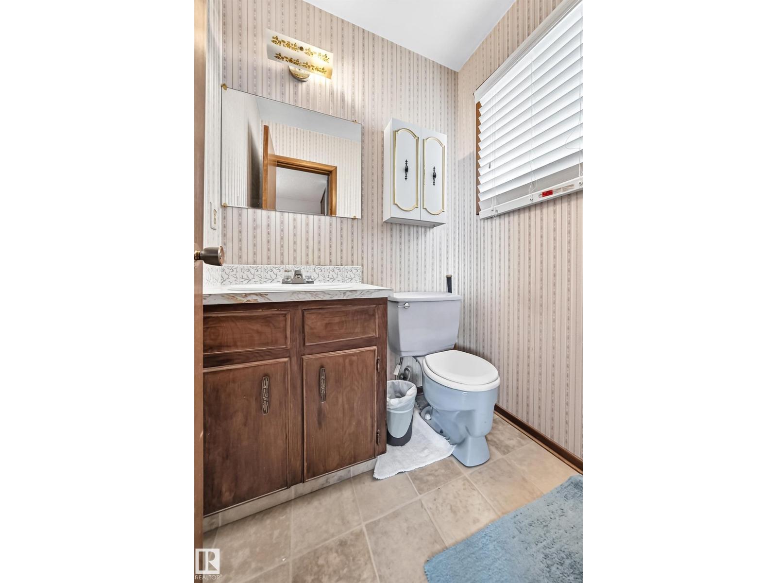 13804 87 ST NW - 35