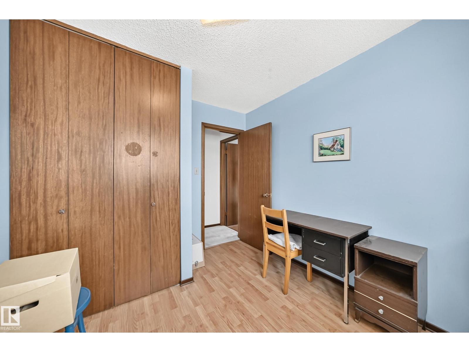 13804 87 ST NW - 39