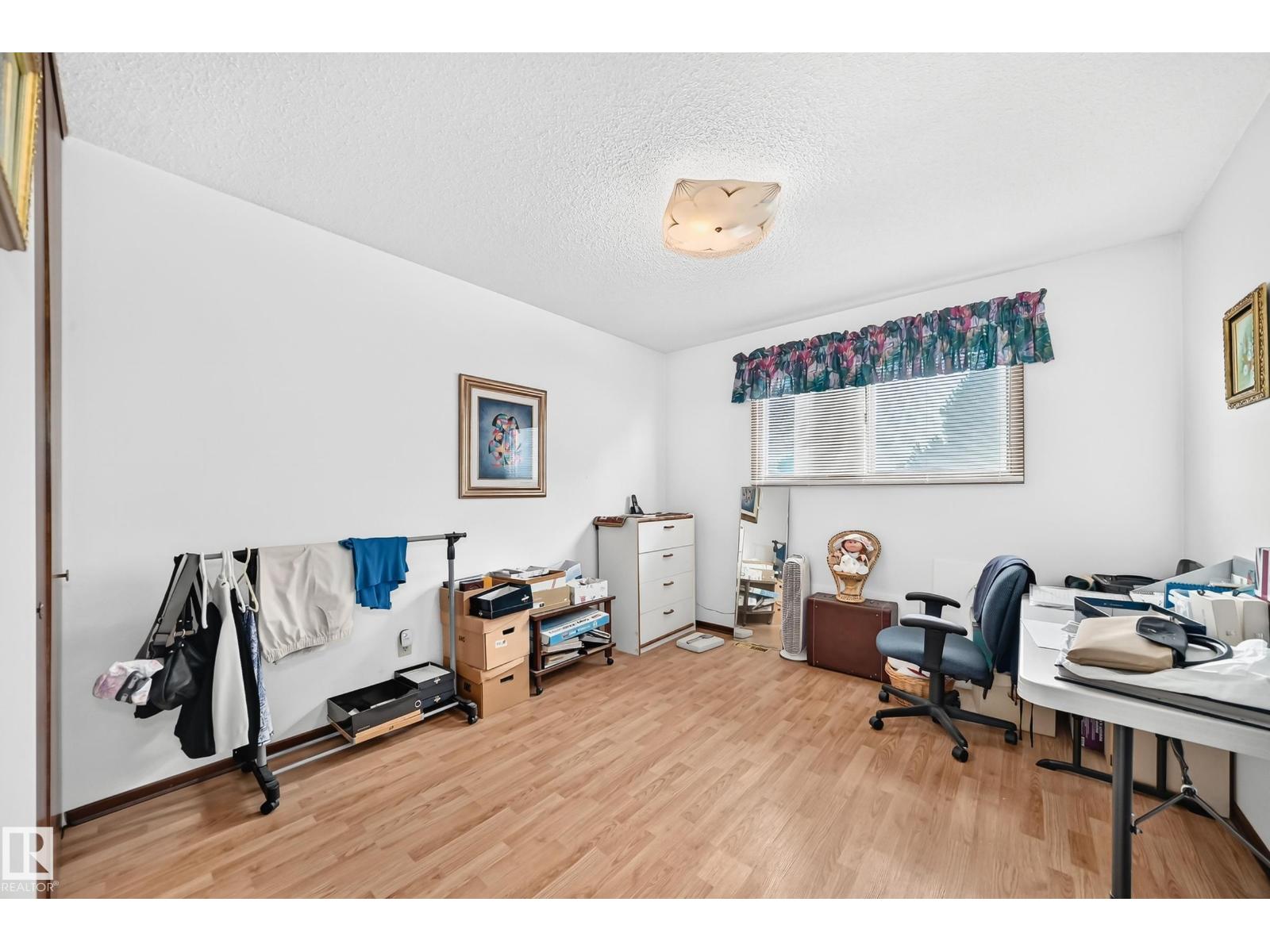 13804 87 ST NW - 40