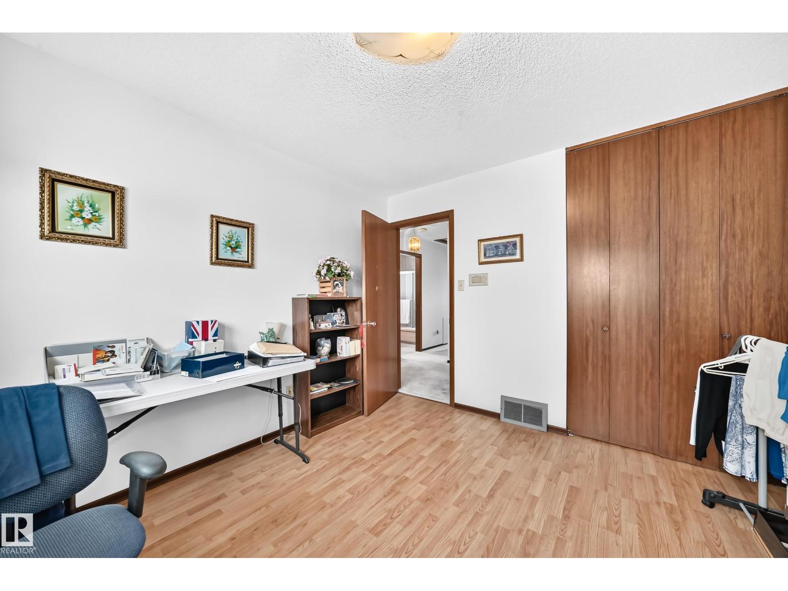 13804 87 ST NW - 41