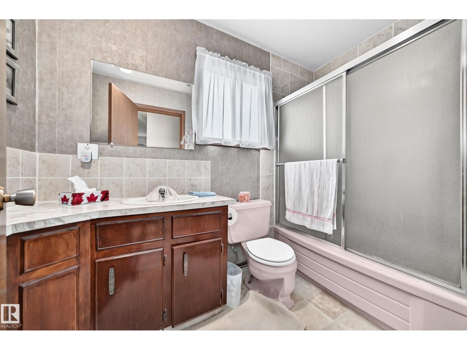13804 87 ST NW - 42
