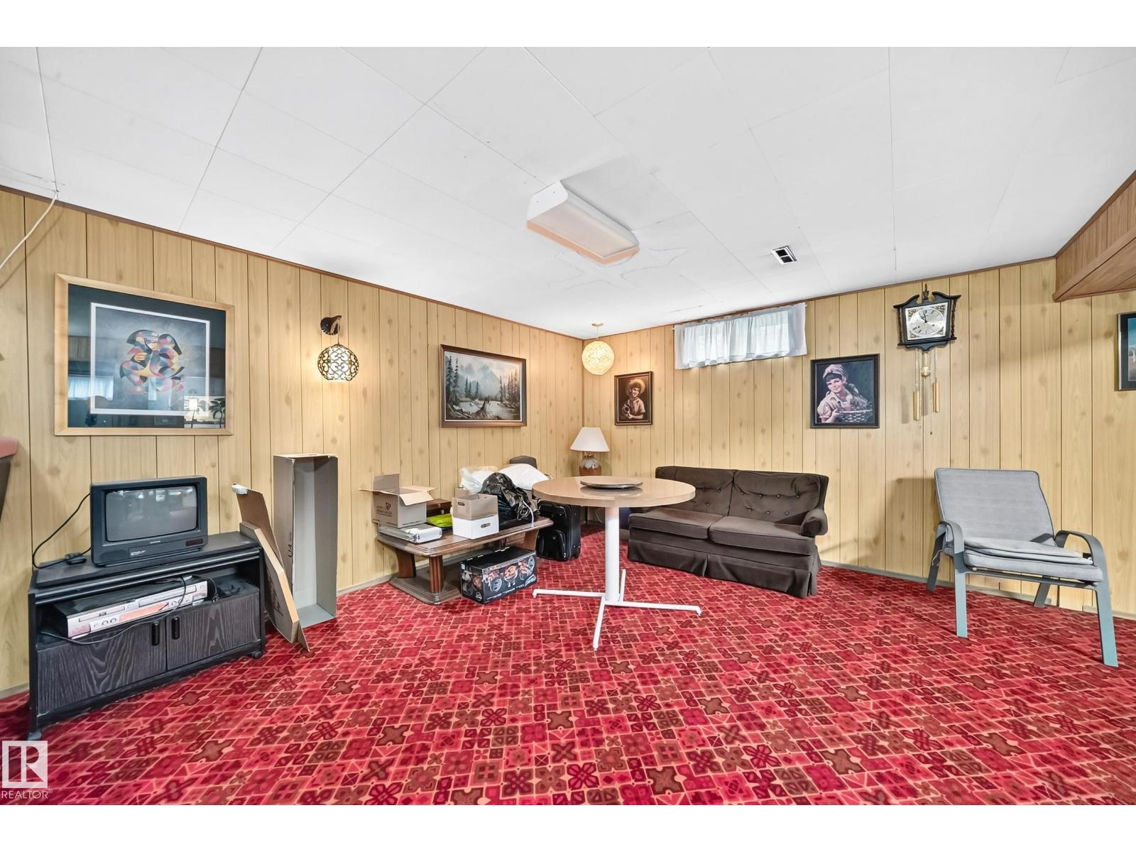 13804 87 ST NW - 47