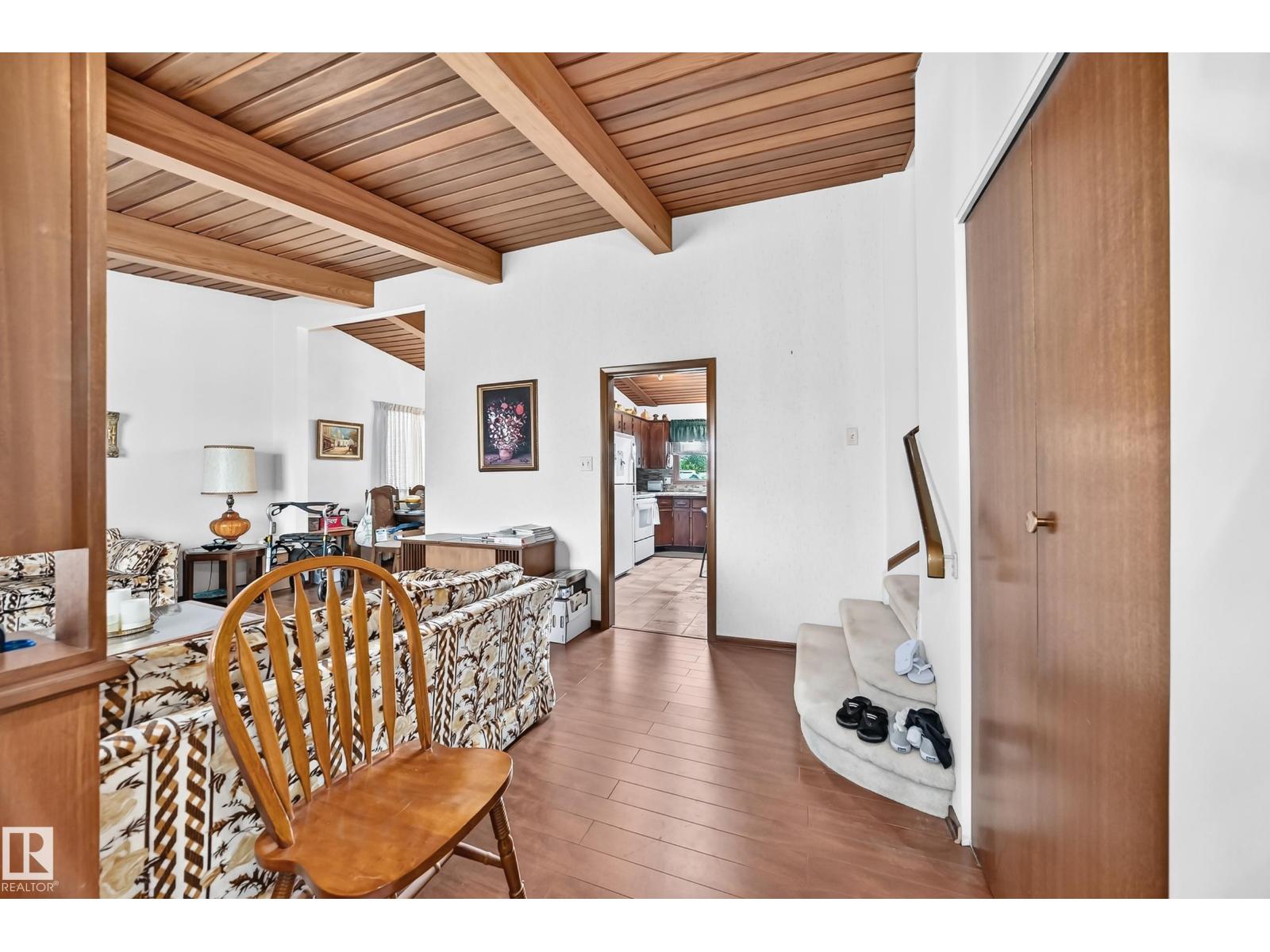13804 87 ST NW - 5