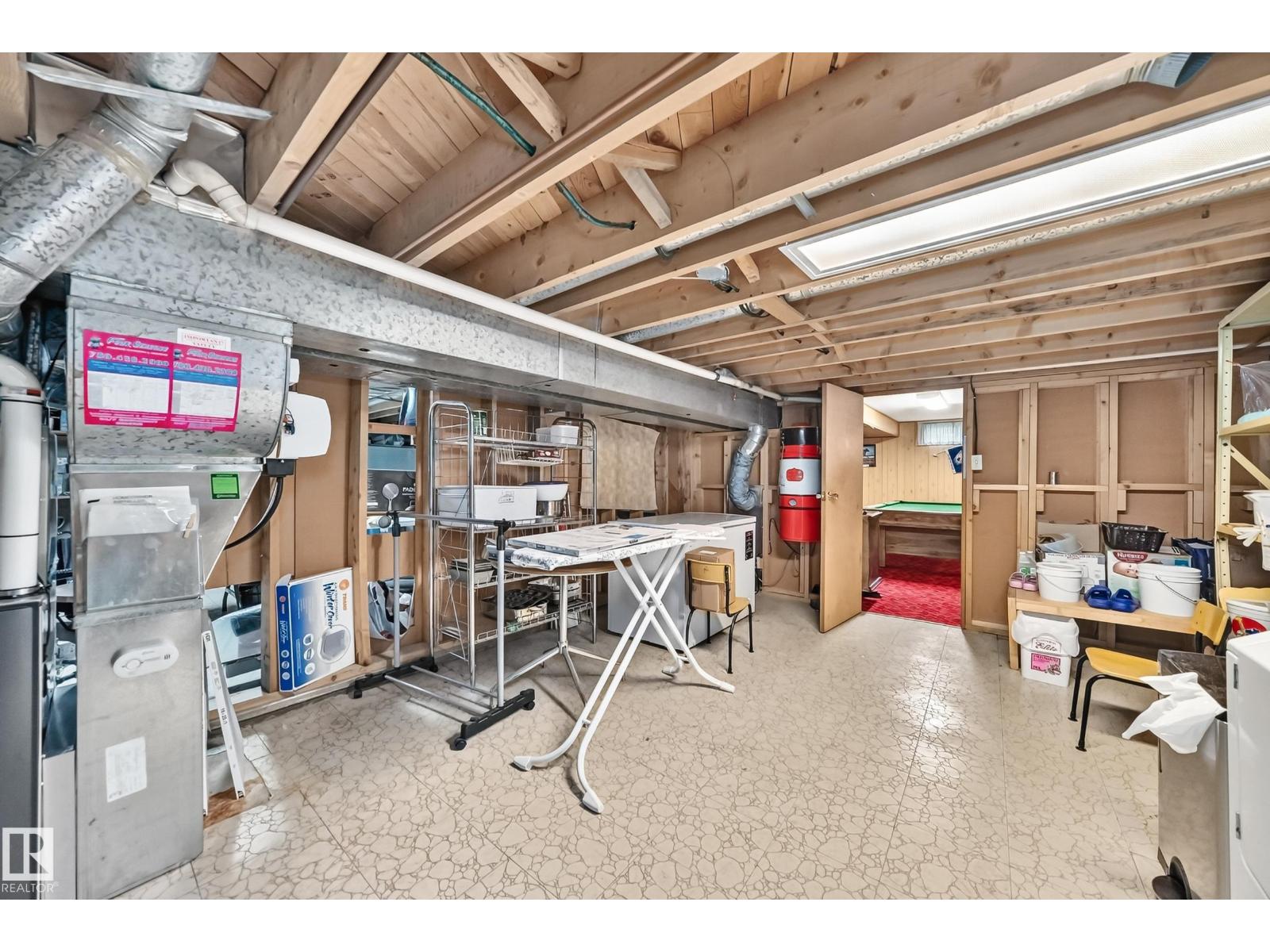 13804 87 ST NW - 52
