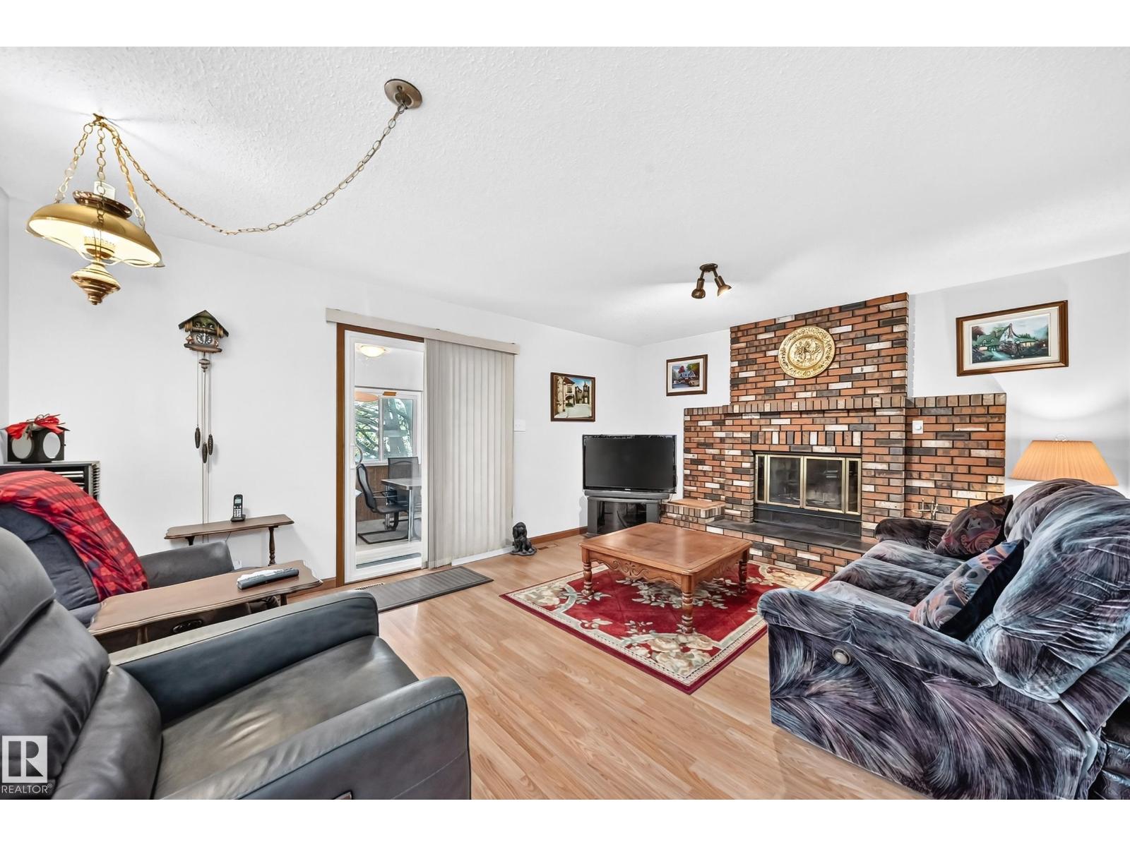 13804 87 ST NW - 6