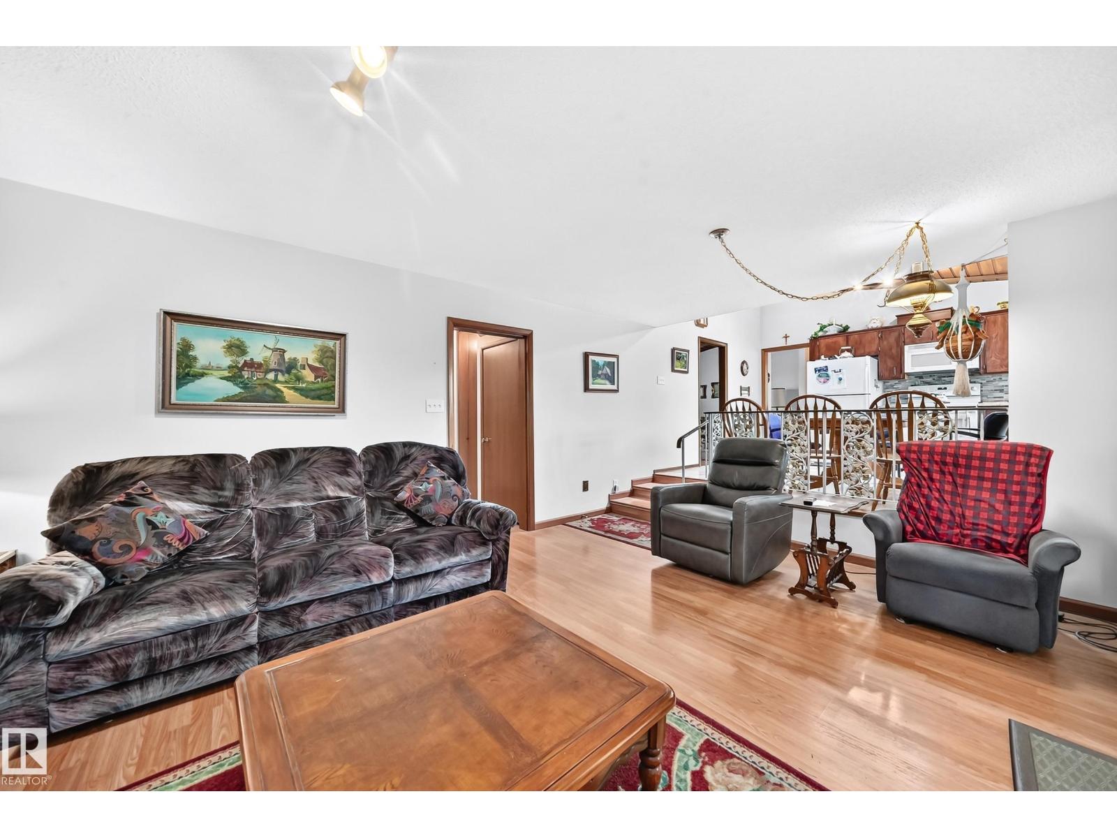 13804 87 ST NW - 8