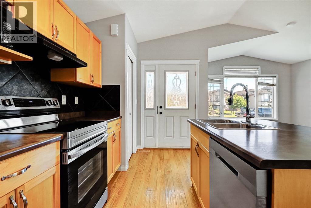 9021 95 Avenue - 8