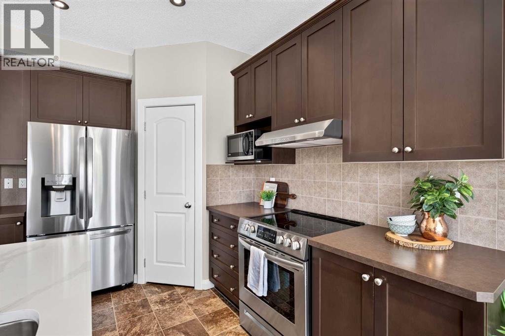 Spacious Corner Pantry