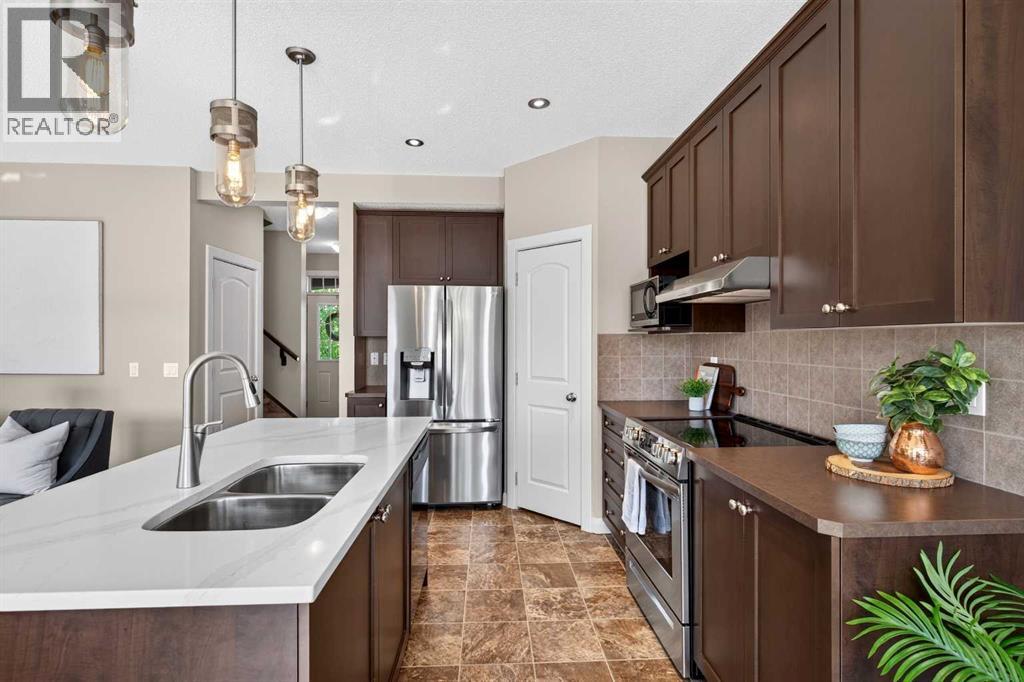 Large island with quartz countertops