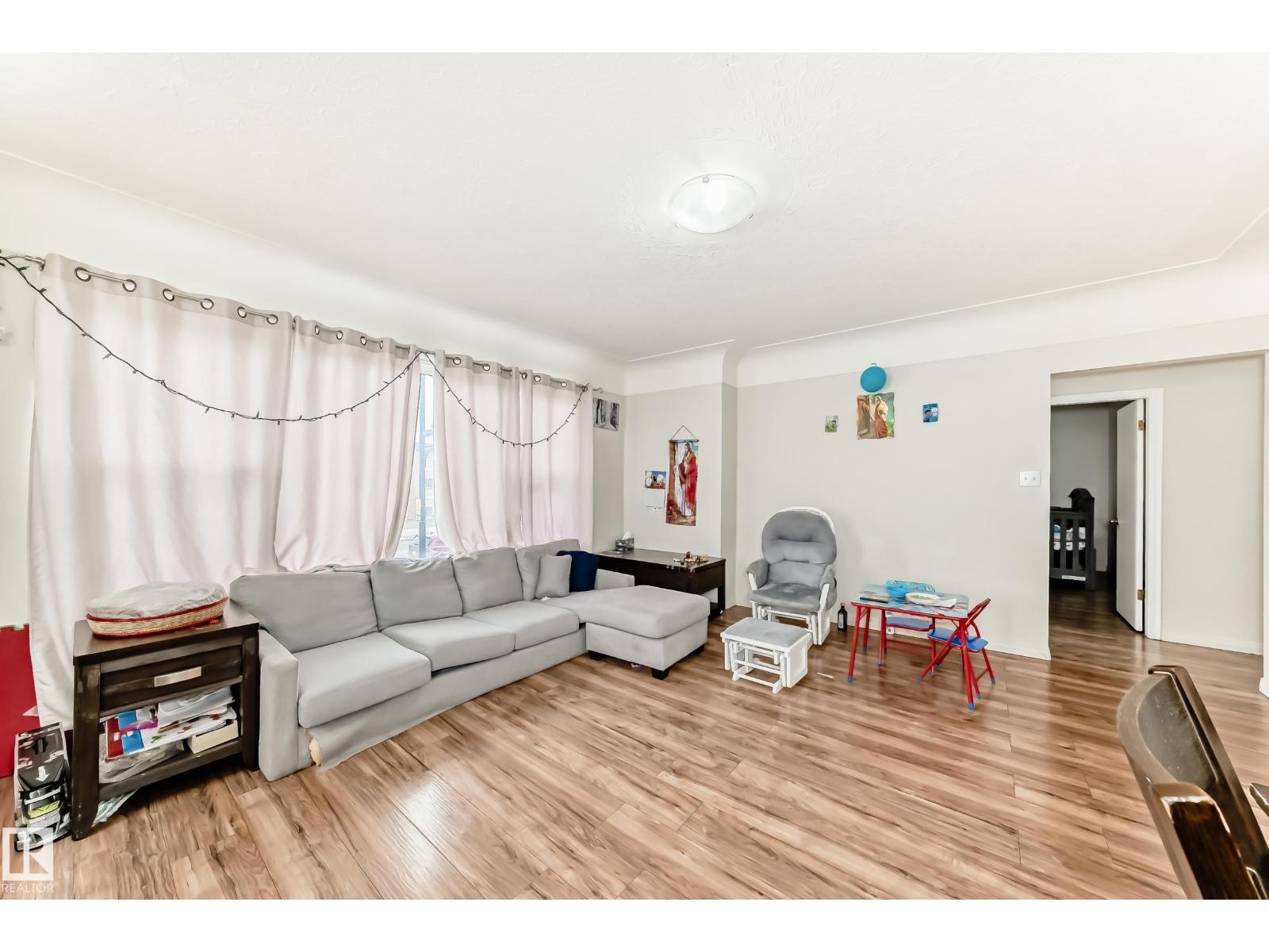 11716 124 ST NW - 45