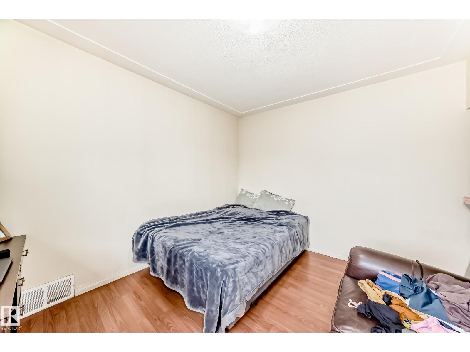 11716 124 ST NW - 54