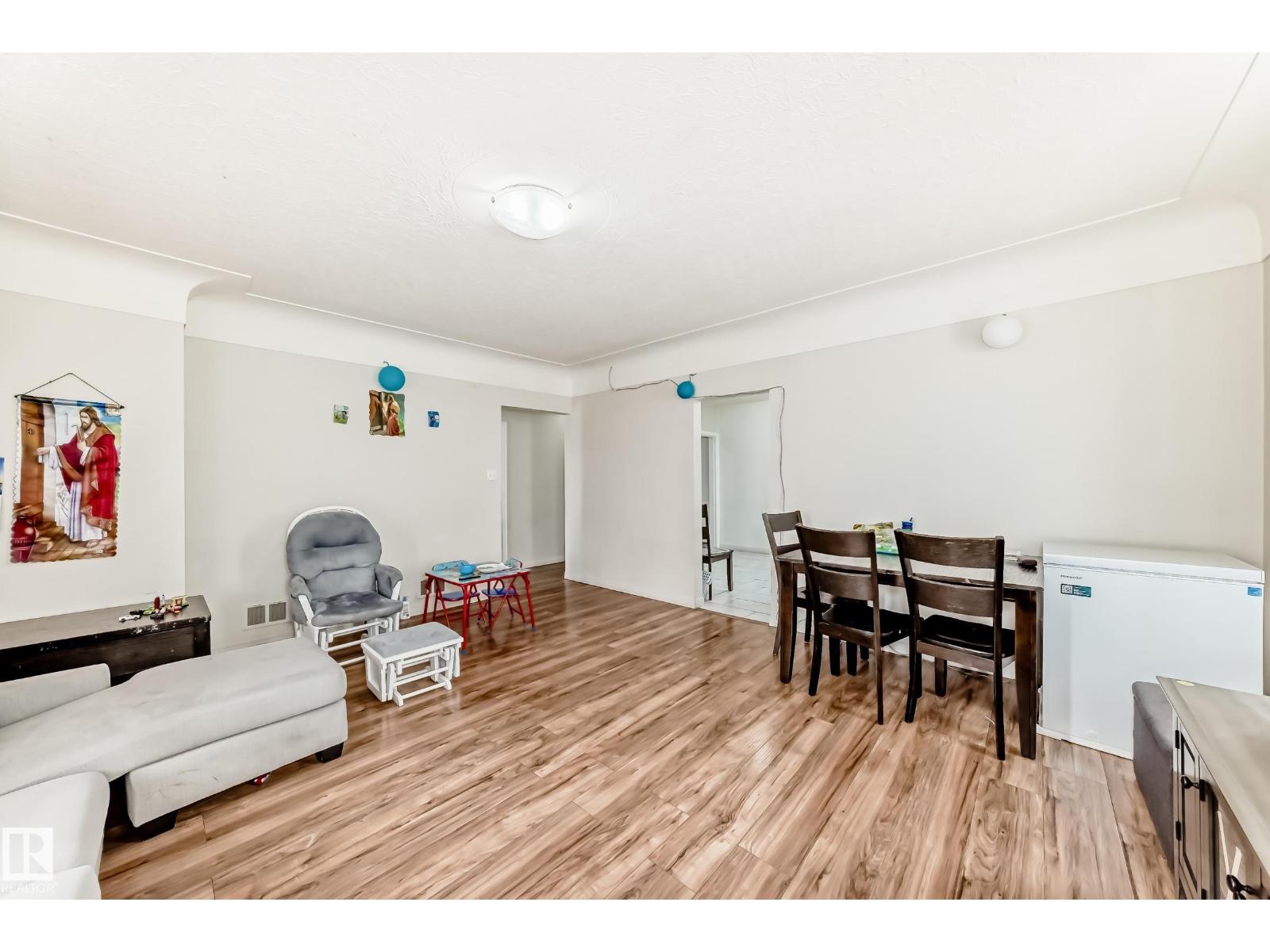 11716 124 ST NW - 44