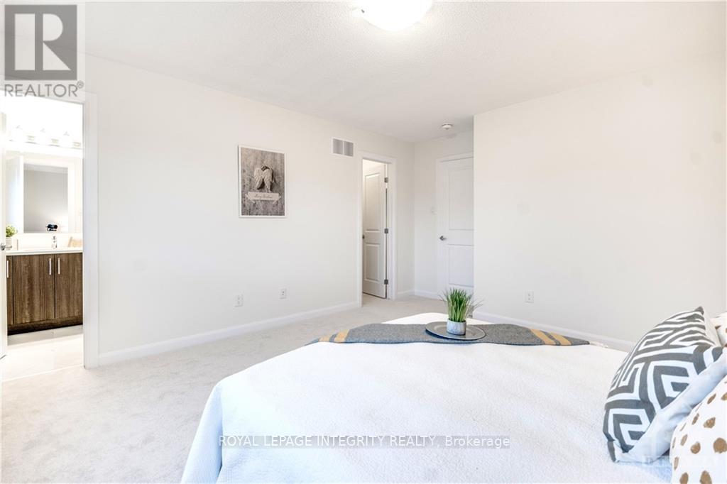 3 Bed, 3 Bath House for Rent in Ottawa – 247 CLONRUSH WAY, Ottawa – MLS# X13486846 - Image 18