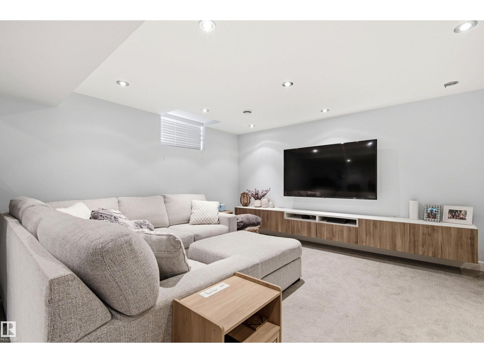 6905 102A AV NW — photo 31