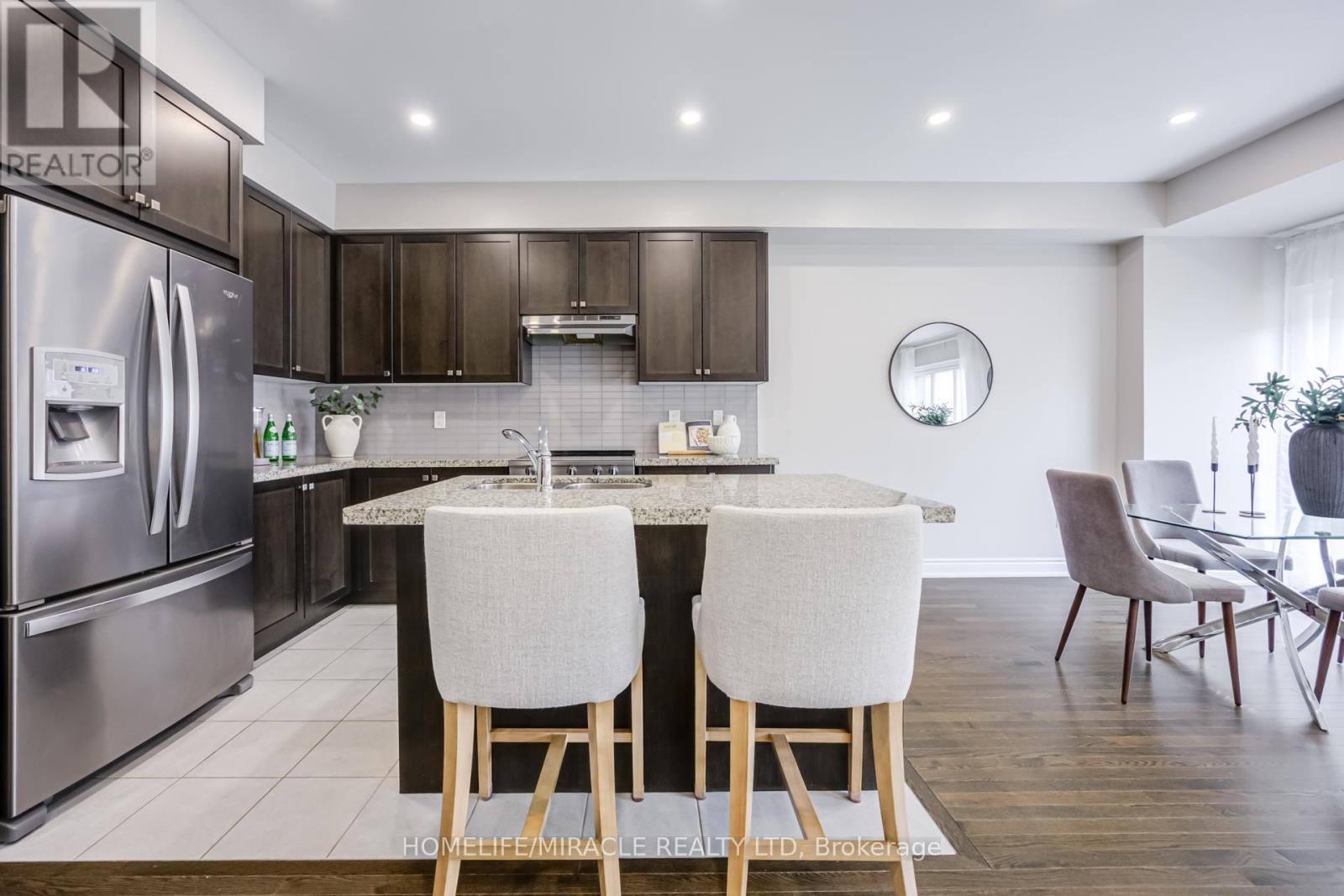 16 ARNOLD CRESCENT - 17