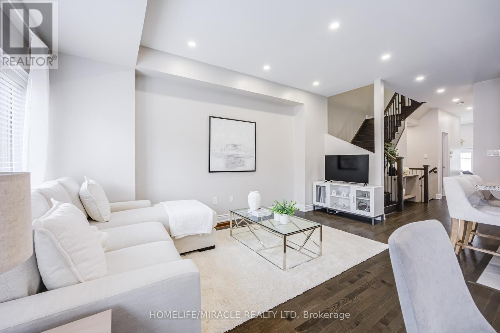 16 ARNOLD CRESCENT - 18