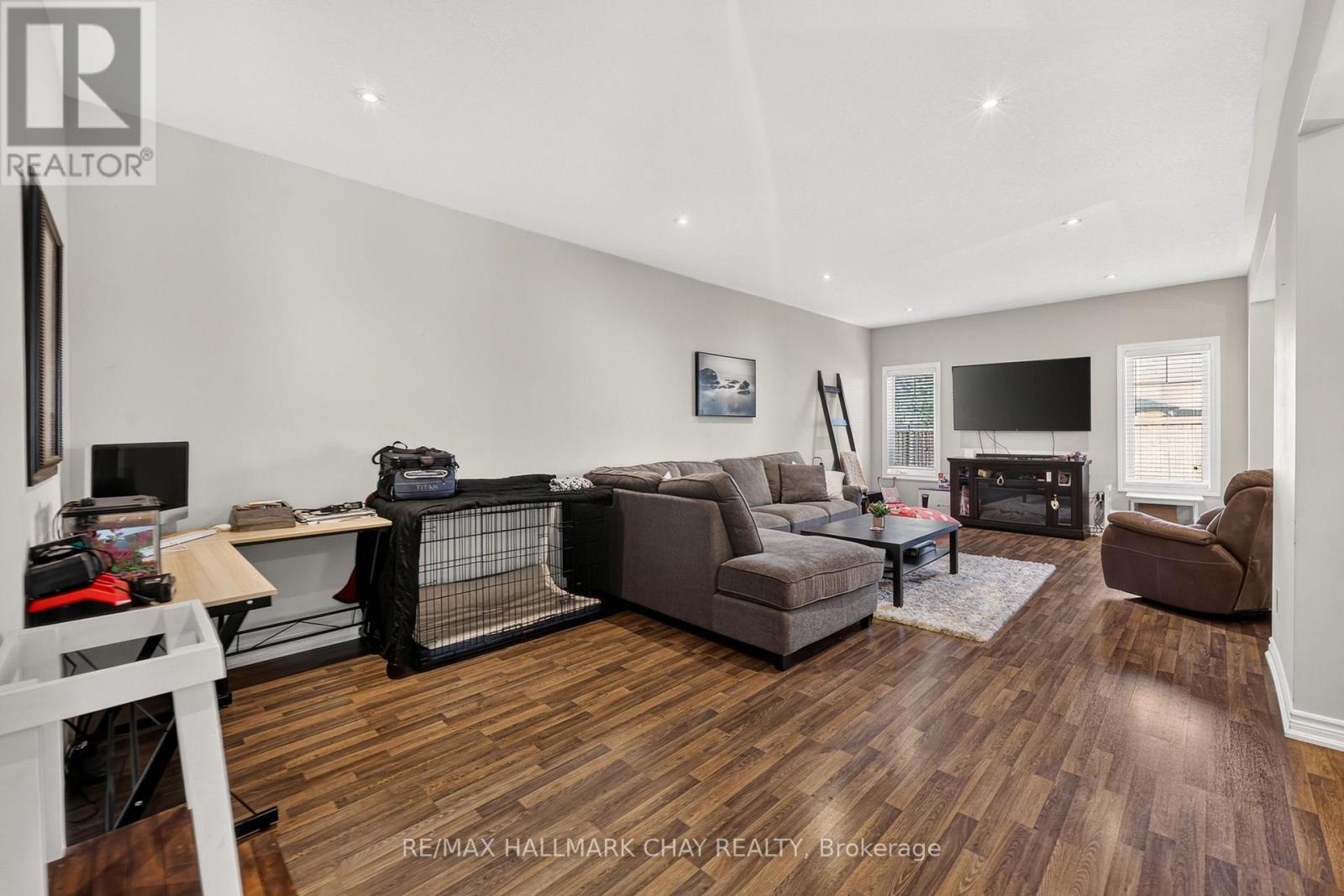 32 JONES STREET - 10