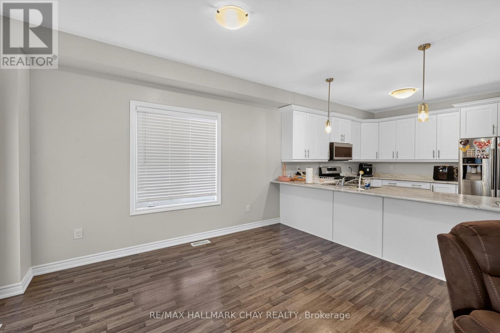 32 JONES STREET - 16