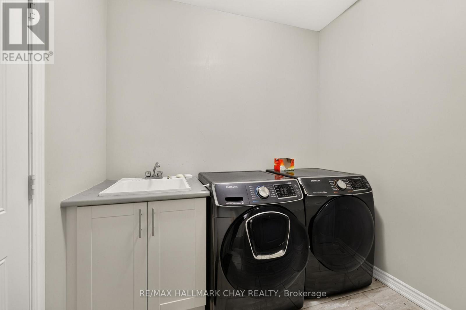 32 JONES STREET - 20