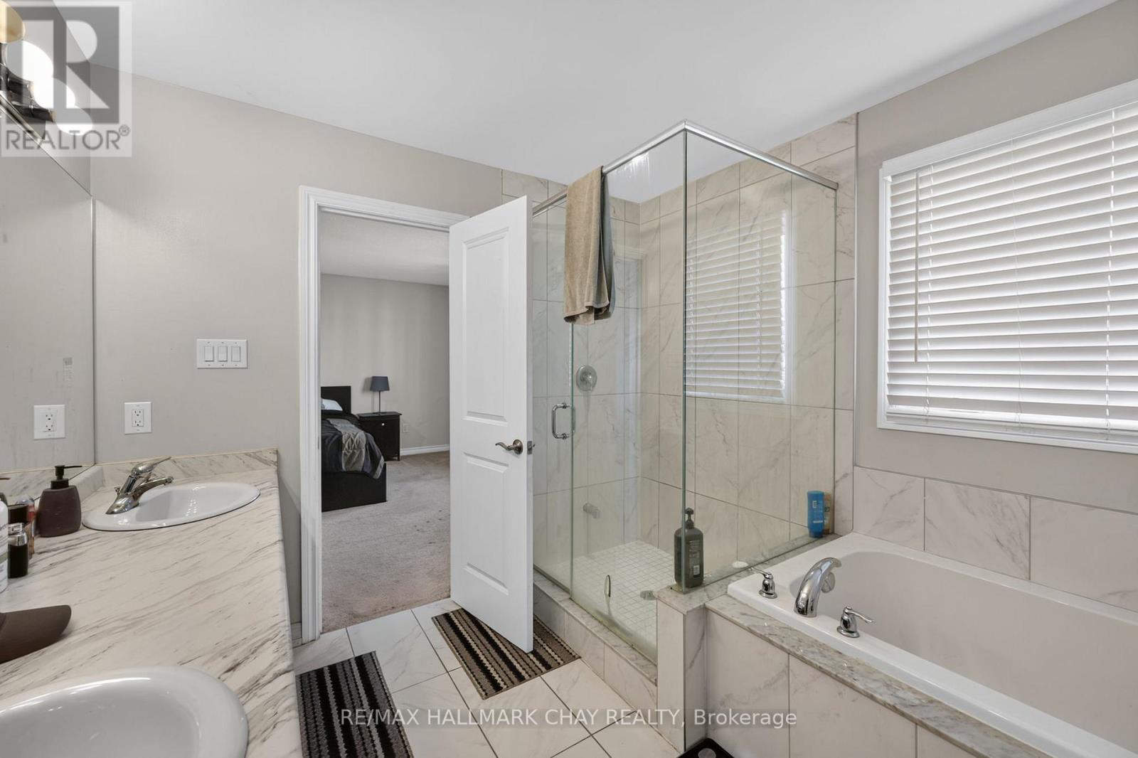 32 JONES STREET - 24