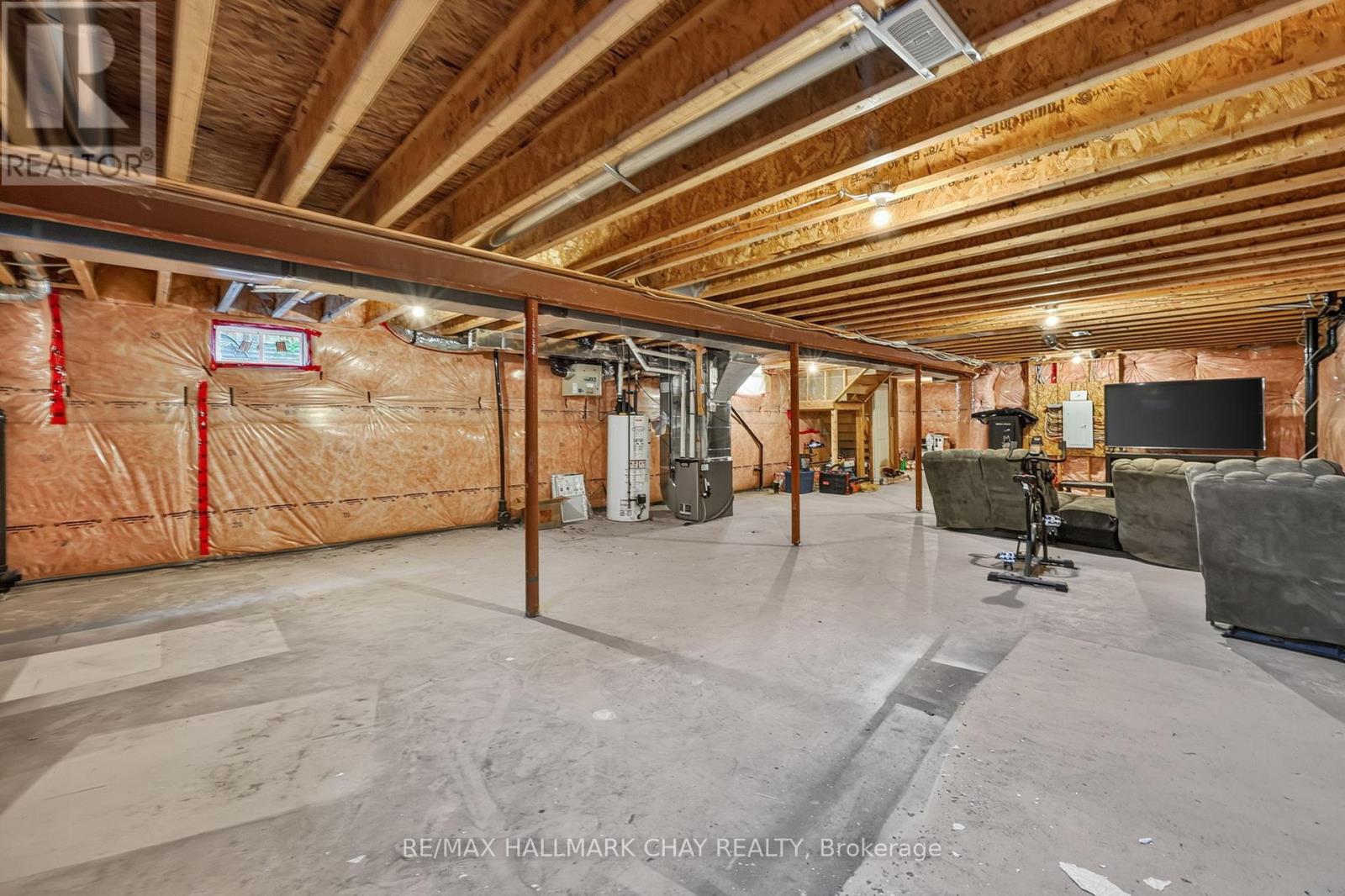 32 JONES STREET - 35