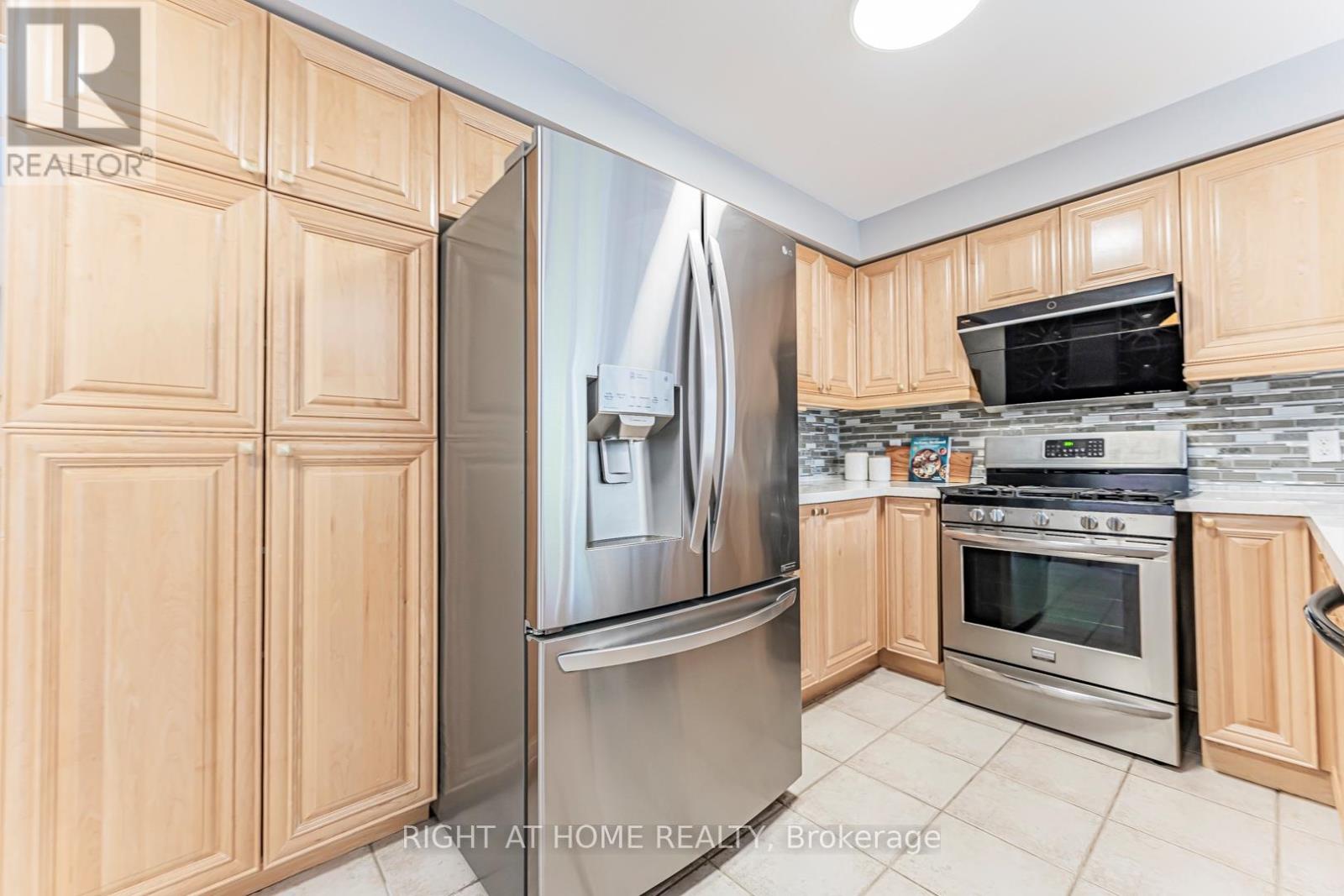 1133 HICKORY HOLLOW GLEN - 13
