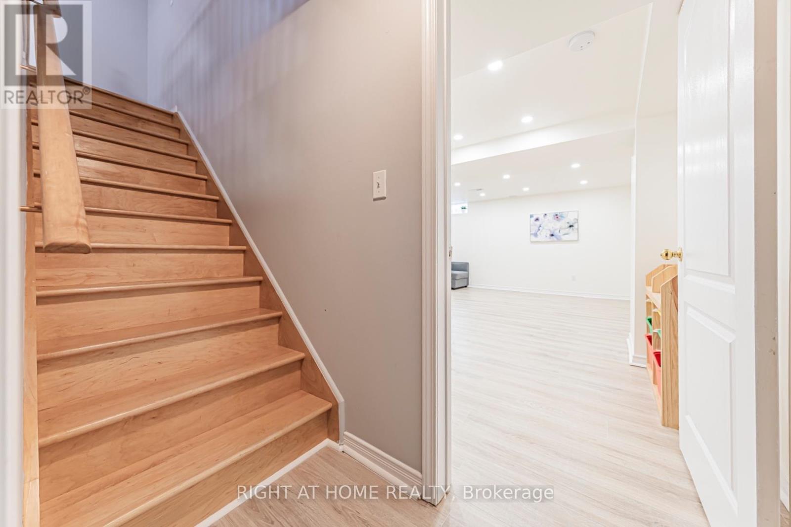 1133 HICKORY HOLLOW GLEN - 29